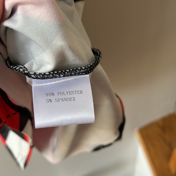 Stylish Red and Black Argyle Women's Golf Shirt - Picture 3 of 4